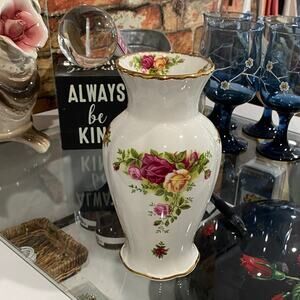 Royal Albert White Vase with Pink and Yellow Roses “old country roses”